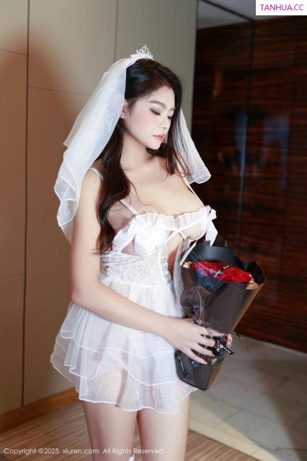   [XiuRen]高清写真图 2025.08.18 No.10659 冬安 白色婚纱第5张图片